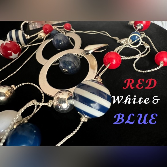 Unmarked Beauty Jewelry - 𝓟𝓪𝓽𝓻𝓲𝓸𝓽𝓲𝓬 Red White & Blue Stars & Stripes 𝓤𝓢𝓐 Necklace and Earrings